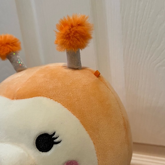 🌸 Squishmallow - 14” Baila Hugemee - Picture 2 of 3